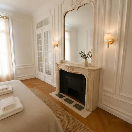Elegant 2 Bedroom Arc De Triomphe شقة