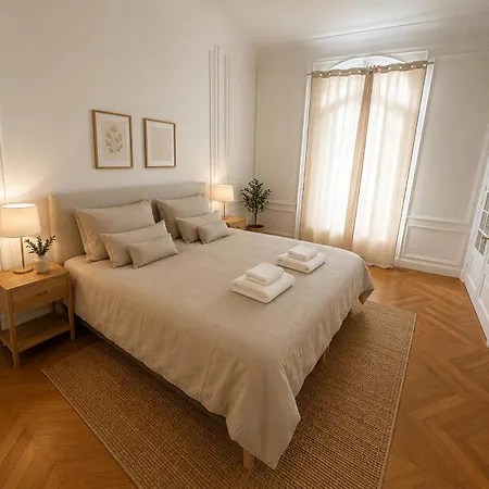 Appartement Elegant 2 Bedroom Arc De Triomphe Parijs