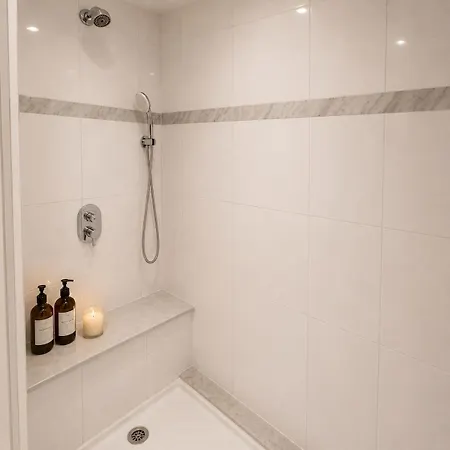 Elegant 2 Bedroom Arc De Triomphe * Parijs