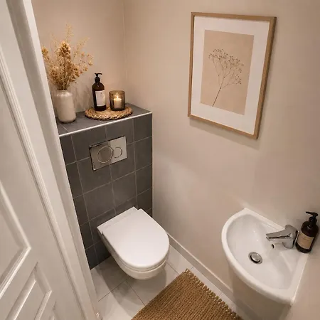Elegant 2 Bedroom Arc De Triomphe