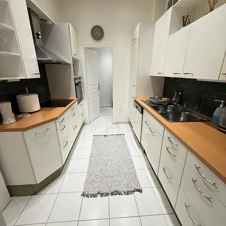 Appartement Elegant 2 Bedroom Arc De Triomphe Parijs