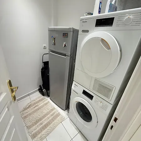 Elegant 2 Bedroom Arc De Triomphe *